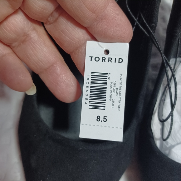 Torrid Classic Black Heels Size 8.5 - Picture 2 of 5